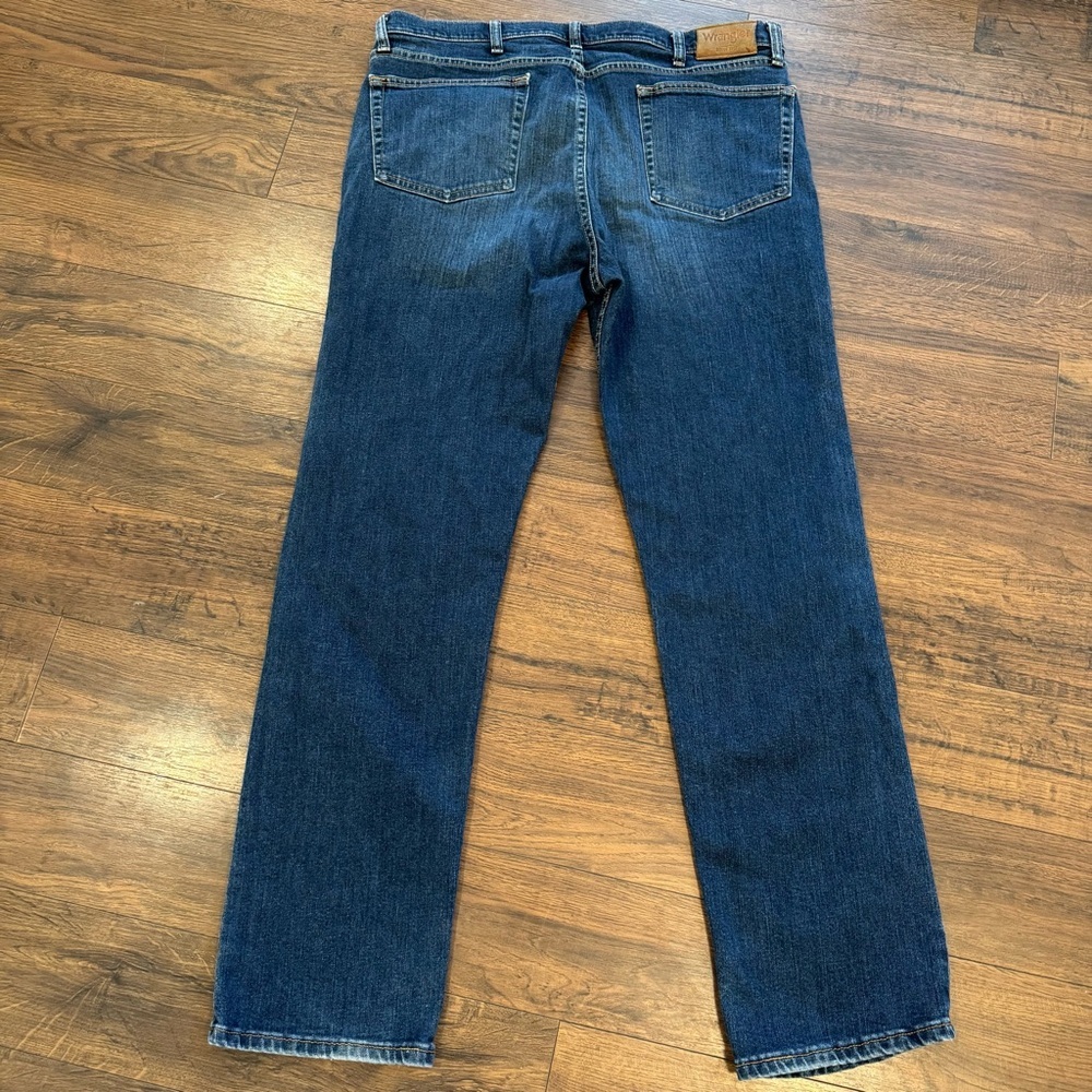 Wrangler Men's Blue Denim Jeans Straight Regular Fit Cotton Button Zip 38X34 - Picture 2 of 10